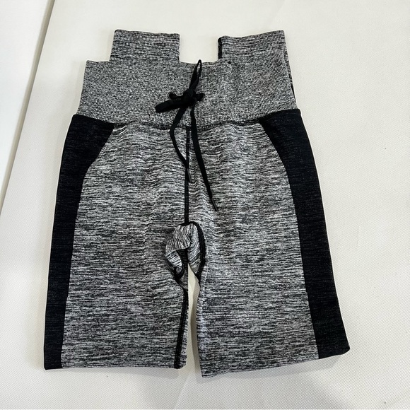 PINK Victoria's Secret Pants - PINK Active Victoria's Secret Seamless Heathered Black Leggings Size Small